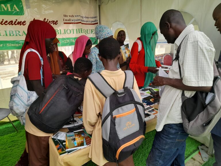 L'équipe SEGUIMA au Salon du Livre et de l'Innovation à l'UGB de Saint Louis du Sénégal