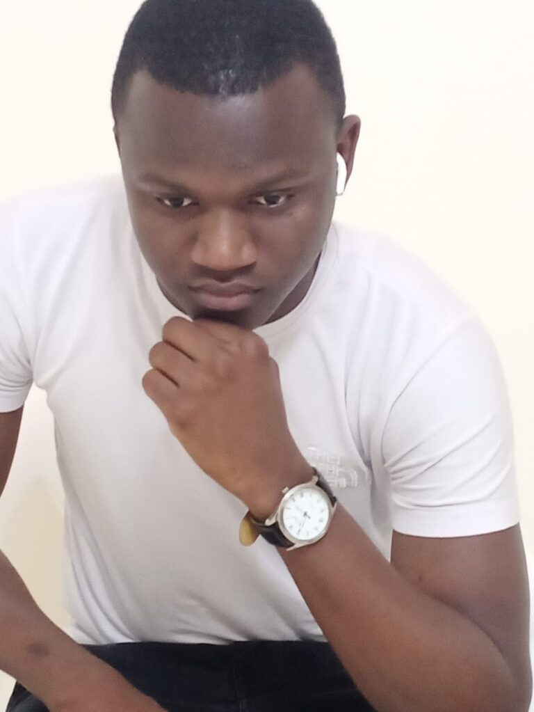 Dans un contexte africain en pleine recherche de souveraineté médiatique, il est impératif de se questionner sur le rôle de certains médias étrangers dans la narration des réalités locales. Parmi ces médias, Jeune Afrique occupe une place particulière, tant par son influence historique que par la controverse qu’il suscite. Face à ses dérives éditoriales répétées, l’interdiction de ce journal au Sénégal et en Afrique de l’Ouest apparaît aujourd’hui comme une mesure nécessaire pour préserver la stabilité, la dignité et la souveraineté des peuples ouest-africains.